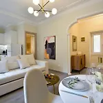 Island Suite, Old Town